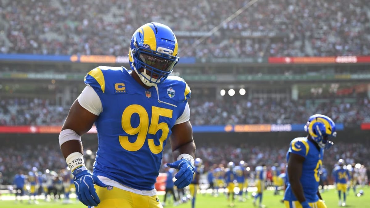 Myles Garrett, vedetă a Rams, va fi supus unei intervenții artroscopice la genunchi și va fi transferat pe lista de răniţi